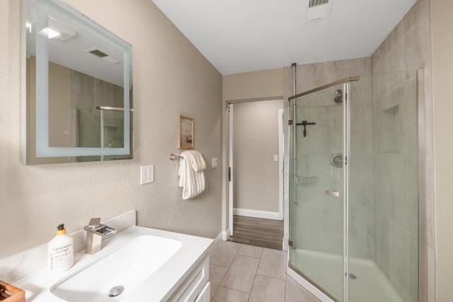 1405 Las Salinas Way, Sacramento, CA 95864