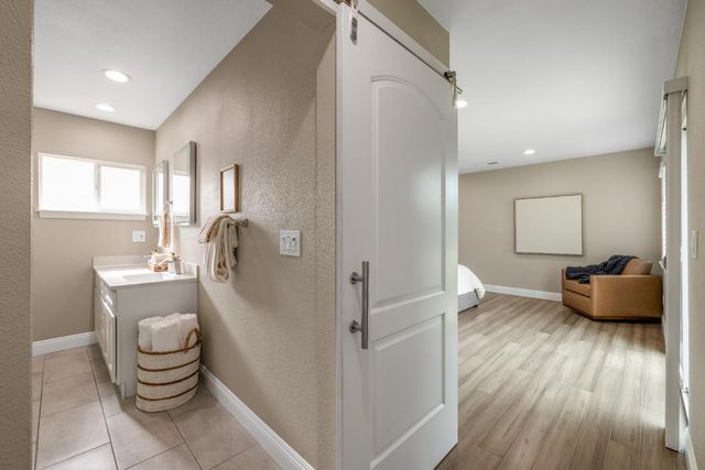 1405 Las Salinas Way, Sacramento, CA 95864