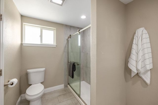 1405 Las Salinas Way, Sacramento, CA 95864