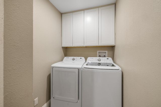 1405 Las Salinas Way, Sacramento, CA 95864