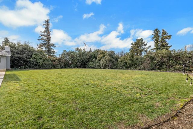 1405 Las Salinas Way, Sacramento, CA 95864