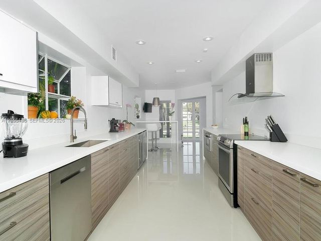 1365 DAYTONIA RD, Miami Beach, FL 33141