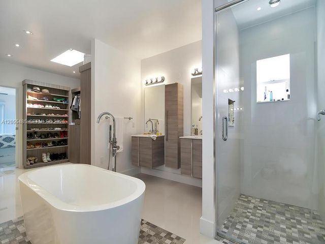 1365 DAYTONIA RD, Miami Beach, FL 33141