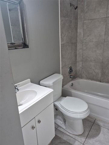 4429 TREEHOUSE Lane 28 F, Tamarac, FL 33319