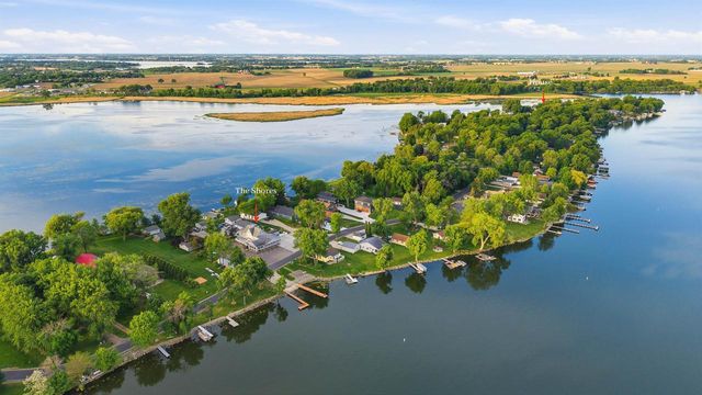 W10581 Hickory Grove Road, Fox Lake, WI 53933