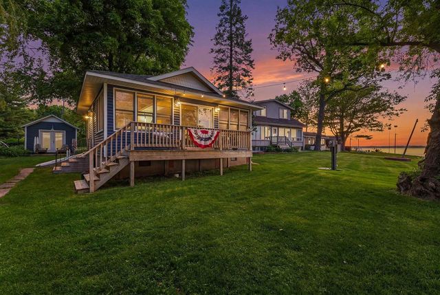 W10581 Hickory Grove Road, Fox Lake, WI 53933