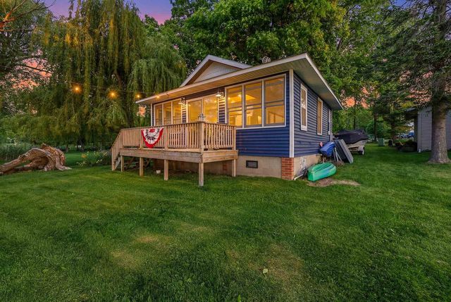 W10581 Hickory Grove Road, Fox Lake, WI 53933