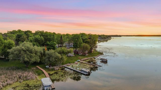 W10581 Hickory Grove Road, Fox Lake, WI 53933