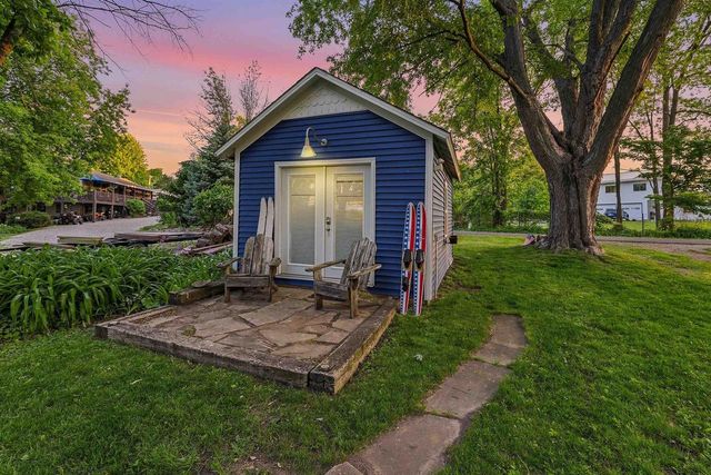 W10581 Hickory Grove Road, Fox Lake, WI 53933