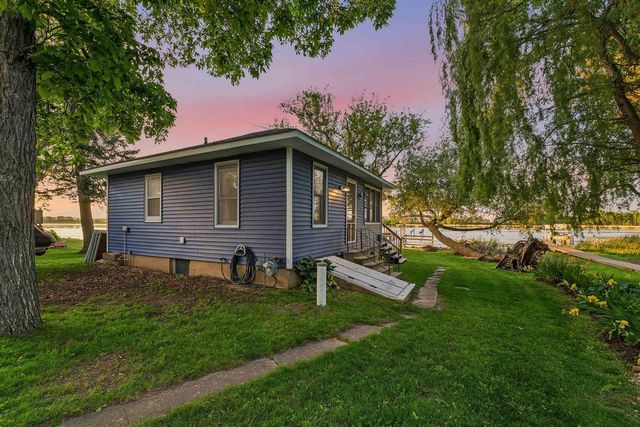 W10581 Hickory Grove Road, Fox Lake, WI 53933