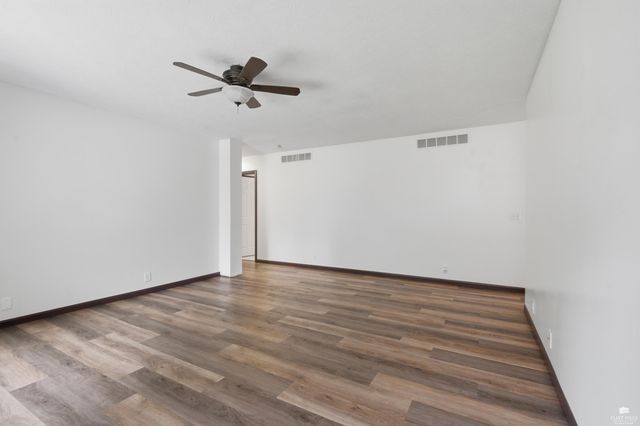 3221 Park Circle, Manhattan, KS 66503
