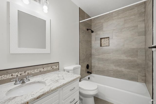 3221 Park Circle, Manhattan, KS 66503