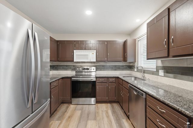 3221 Park Circle, Manhattan, KS 66503