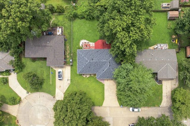 3221 Park Circle, Manhattan, KS 66503