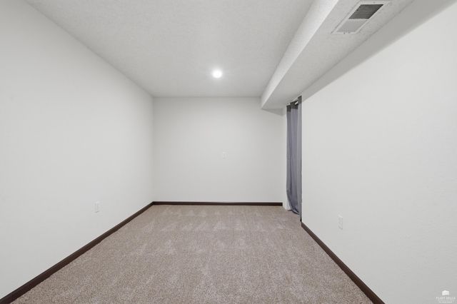 3221 Park Circle, Manhattan, KS 66503