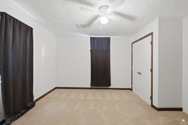 3221 Park Circle, Manhattan, KS 66503