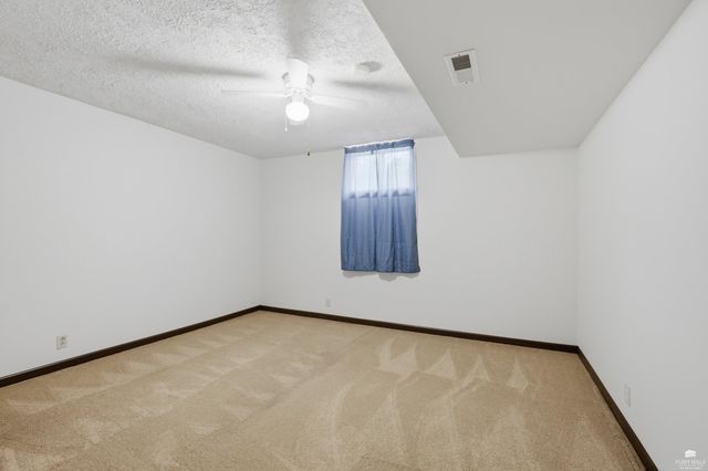 3221 Park Circle, Manhattan, KS 66503
