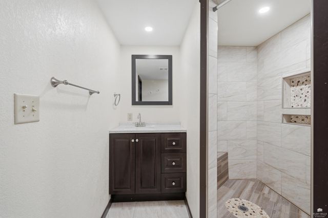 3221 Park Circle, Manhattan, KS 66503