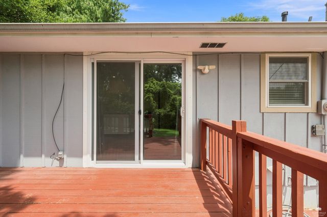 3221 Park Circle, Manhattan, KS 66503