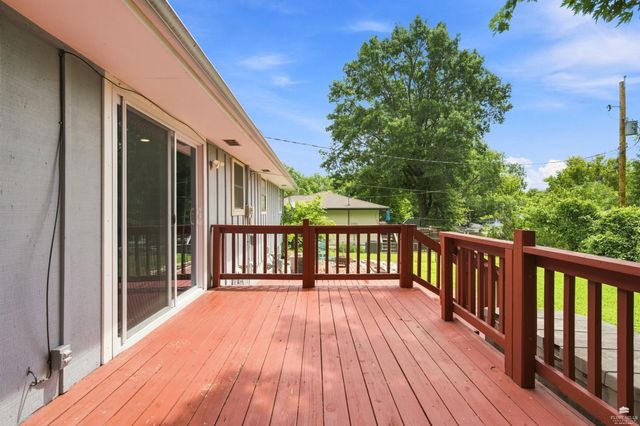 3221 Park Circle, Manhattan, KS 66503