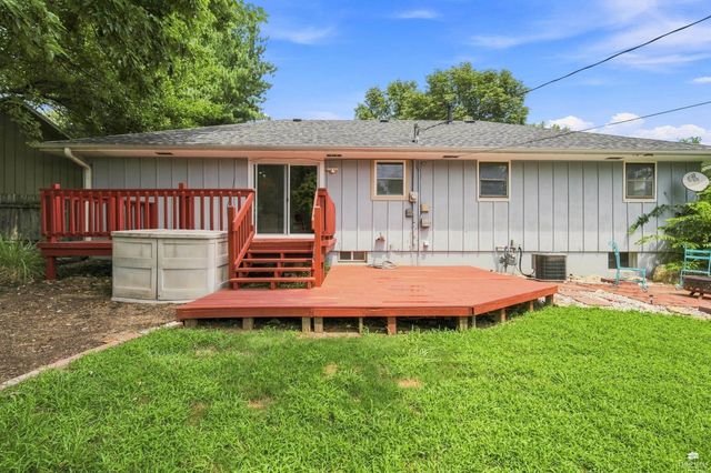 3221 Park Circle, Manhattan, KS 66503