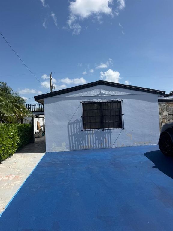 1261 W 60th Terrace 1261, Hialeah, FL 33012
