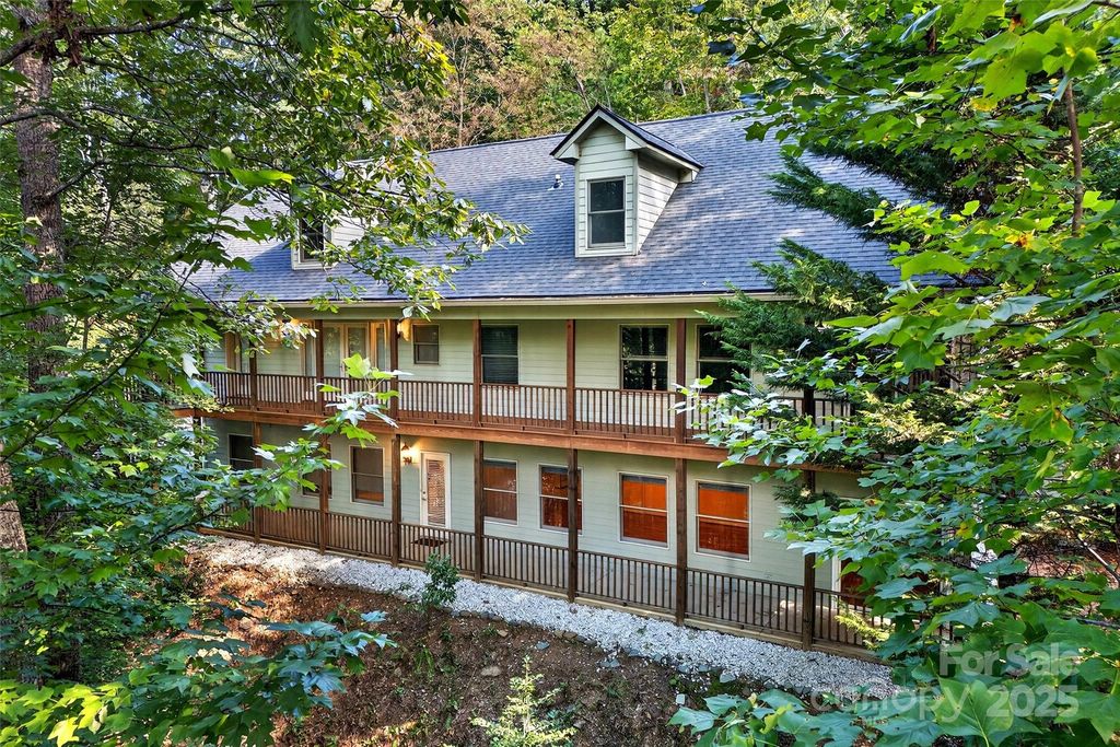 31 Timber Park Drive, Black Mountain, NC 28711