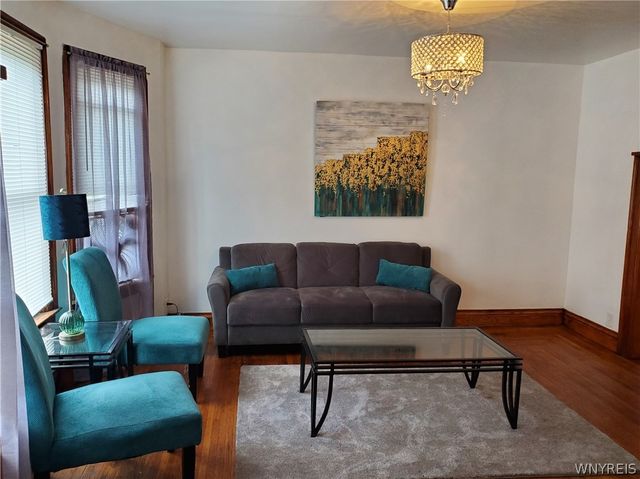 81 Walden, Buffalo, NY 14211