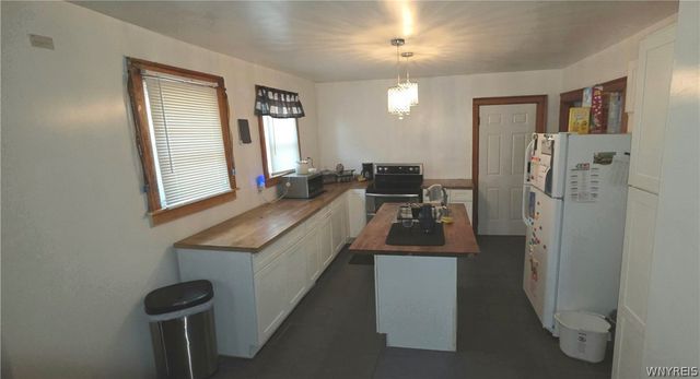81 Walden, Buffalo, NY 14211