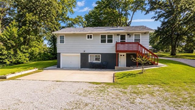 761 Grace Avenue, Leavenworth, KS 66048
