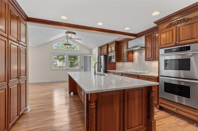136 Wilmot Circle, Scarsdale, NY 10583