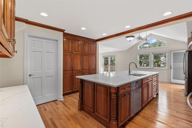 136 Wilmot Circle, Scarsdale, NY 10583