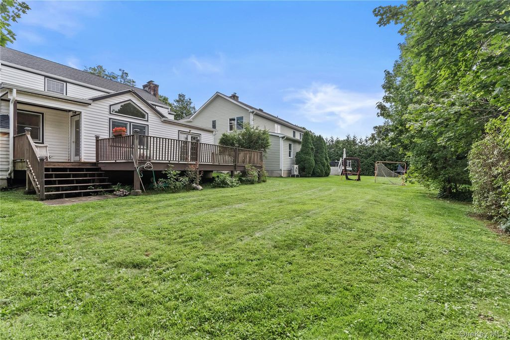136 Wilmot Circle, Scarsdale, NY 10583 — photo 4
