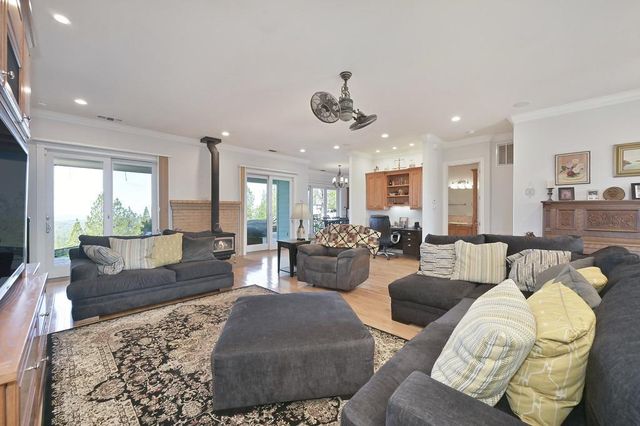 5901 Traverse Creek Rd, Garden Valley, CA 95633