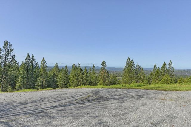 5901 Traverse Creek Rd, Garden Valley, CA 95633