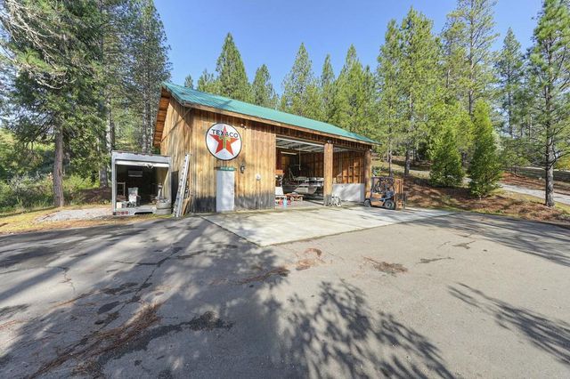 5901 Traverse Creek Rd, Garden Valley, CA 95633