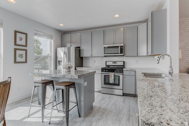 1817 W TORLUNDY DR, Riverton, UT 84065