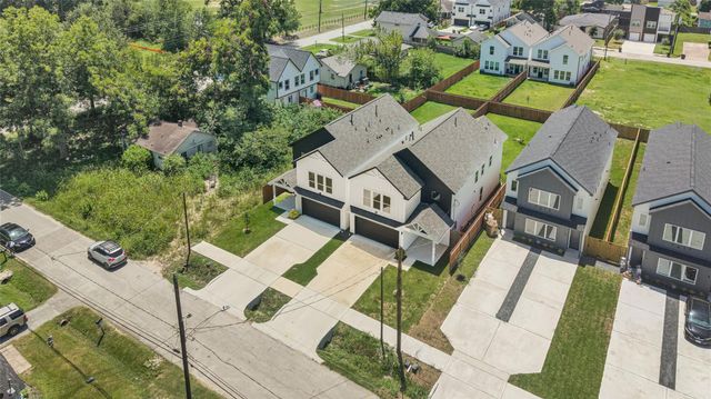 7413 Charlie Street, Houston, TX 77088
