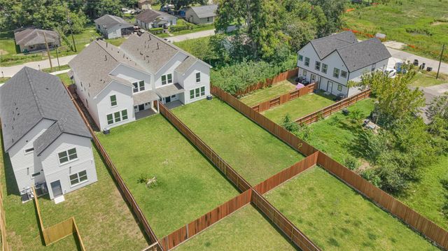 7413 Charlie Street, Houston, TX 77088