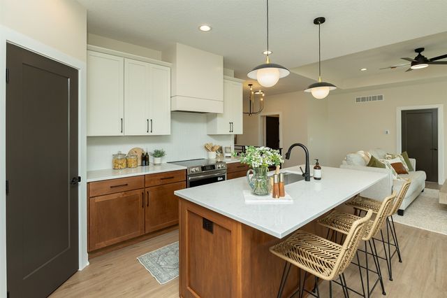 2938 NW Beechwood Drive, Grimes, IA 50111