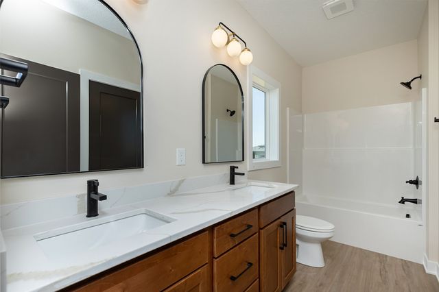 2938 NW Beechwood Drive, Grimes, IA 50111