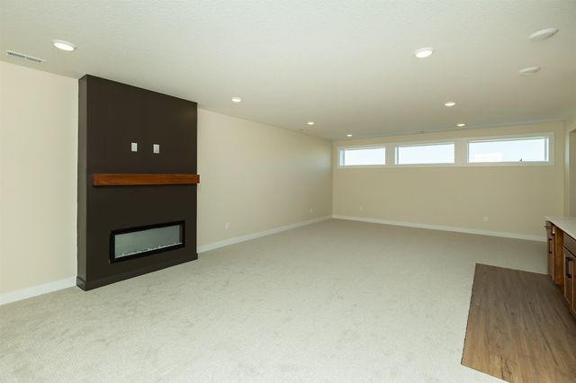 2938 NW Beechwood Drive, Grimes, IA 50111