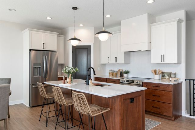 2938 NW Beechwood Drive, Grimes, IA 50111