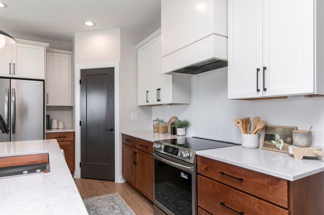 2938 NW Beechwood Drive, Grimes, IA 50111