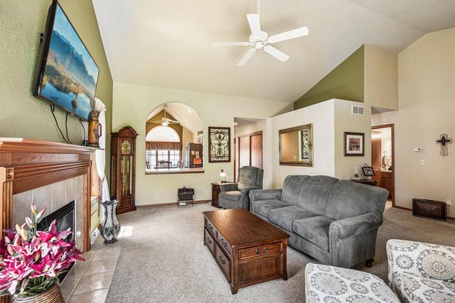 W204N16184 Jackson DRIVE, Jackson, WI 53037