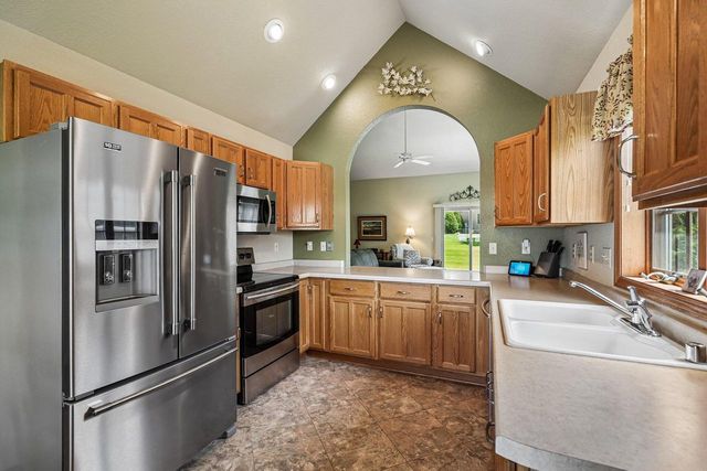 W204N16184 Jackson DRIVE, Jackson, WI 53037