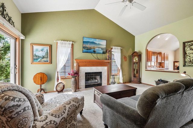 W204N16184 Jackson DRIVE, Jackson, WI 53037