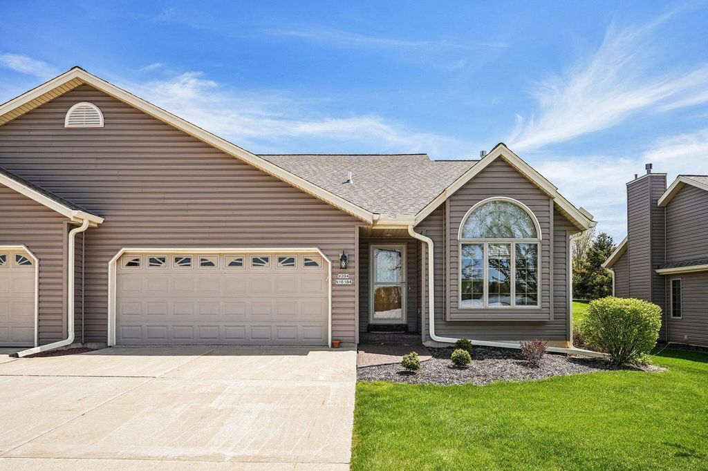 W204N16184 Jackson DRIVE, Jackson, WI 53037
