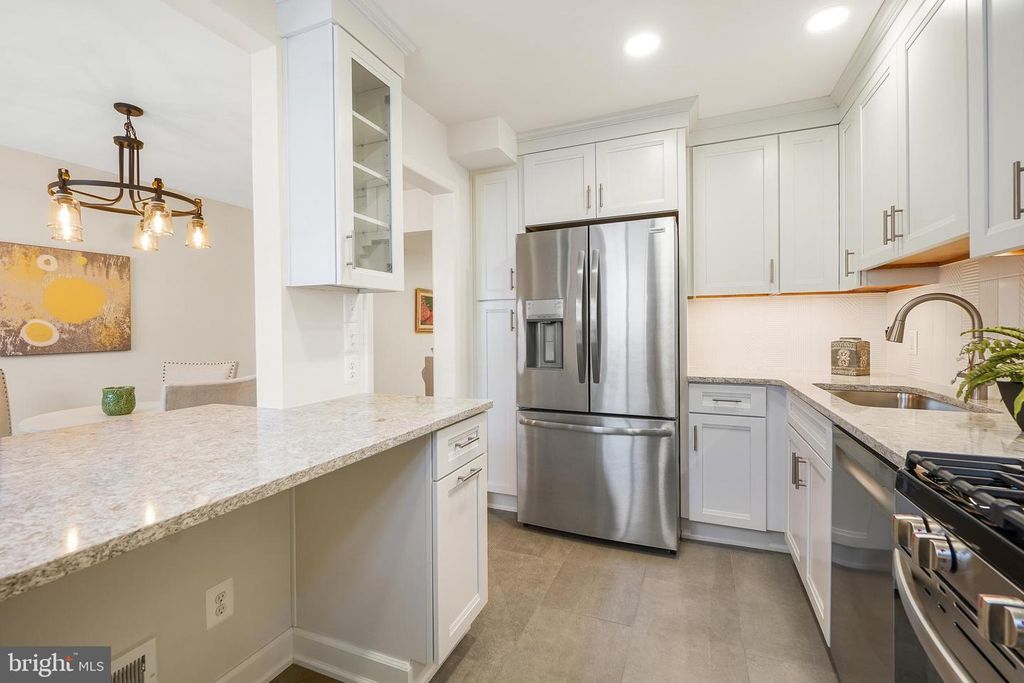 Image 15 of property listing at 652 KENNEBEC AVE #2, Takoma Park, MD 20912