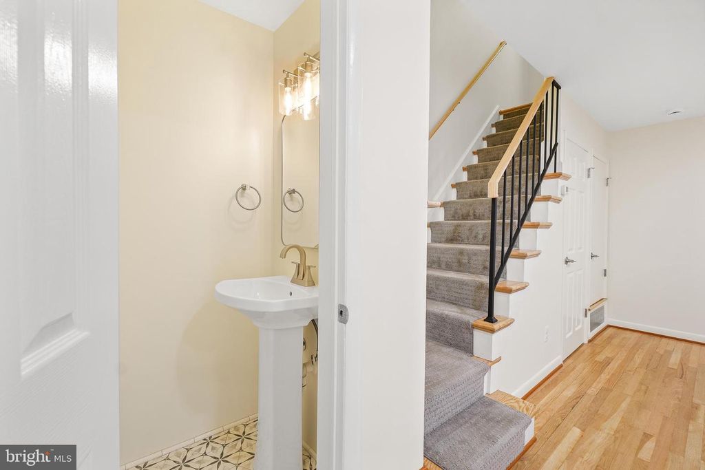 Image 17 of property listing at 652 KENNEBEC AVE #2, Takoma Park, MD 20912